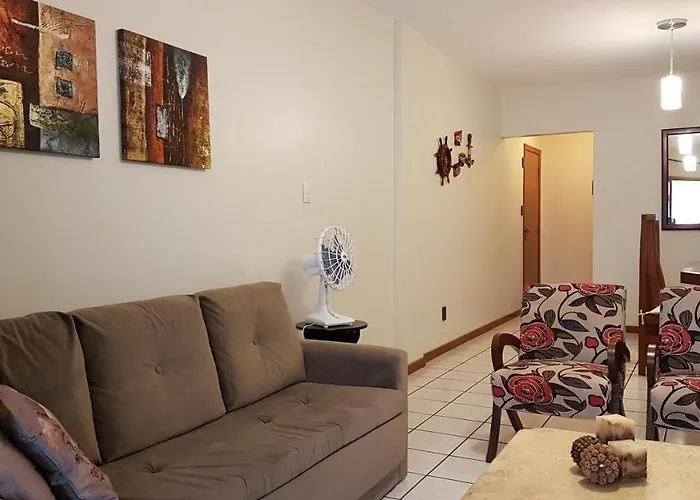 Apto Na Quadra Do Mar Em Meia Praia Itapema, 2 Dorm, 6 Pessoas