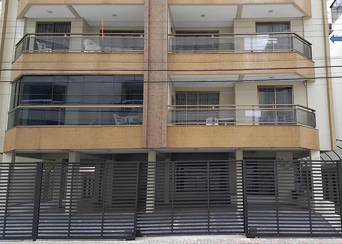 Apto Na Quadra Do Mar Em Meia Praia Itapema, 2 Dorm, 6 Pessoas