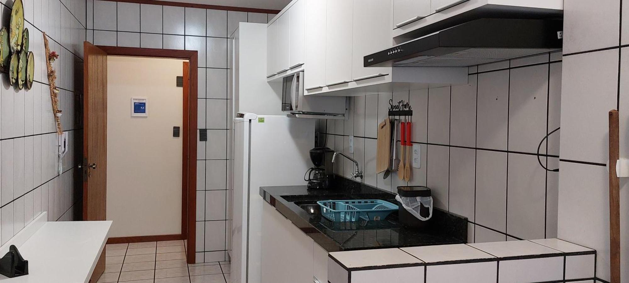 Apto Na Quadra Do Mar Em Meia Itapema, 2 Dorm, 6 Pessoas