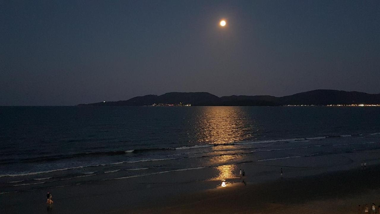 Apto Na Quadra Do Mar Em Meia Itapema, 2 Dorm, 6 Pessoas *